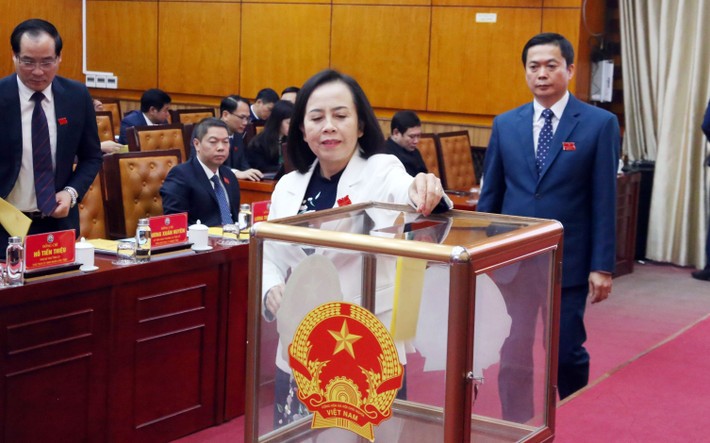 49/49 phiếu đồng ý bầu Ủy viên UBND tỉnh Lạng Sơn Khoá XVII, nhiệm kỳ 2021 – 2026 đối với ông Phan Hồng Tiến. Ảnh: Đại biểu Nhân dân