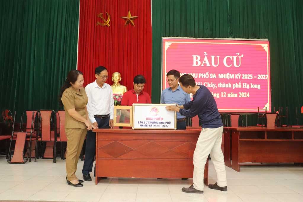 Công tác chuẩn bị bầu cử trưởng khu tại khu phố 4A, phường Bãi Cháy đảm bảo tiến độ. Công tác chuẩn bị bầu cử trưởng khu tại khu phố 4A, phường Bãi Cháy đảm bảo tiến độ.