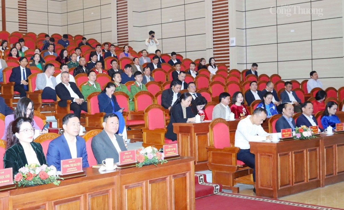 Du lịch Sầm Sơn đặt mục tiêu đón 9,68 triệu lượt khách năm 2025, thu 21 nghìn tỷ đồng Du lịch Sầm Sơn đặt mục tiêu đón 9,68 triệu lượt khách năm 2025, thu 21 nghìn tỷ đồng