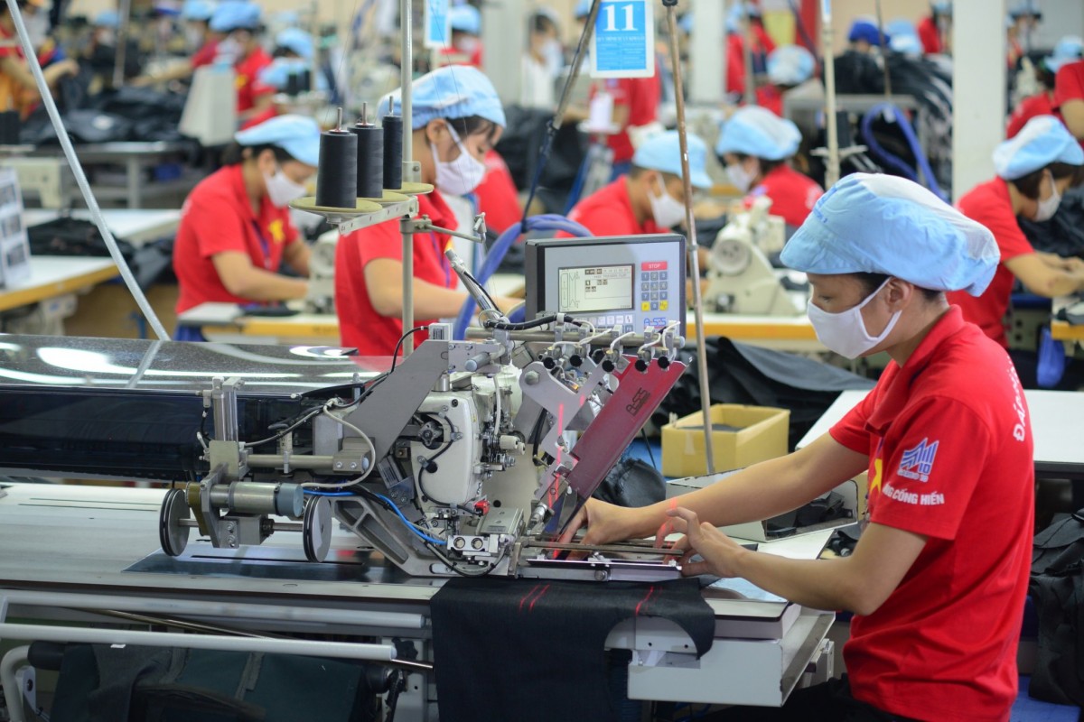giai cấp công nhân ngày càng có nhiều đóng góp cho sự phát triển của đất nước giai cấp công nhân ngày càng có nhiều đóng góp cho sự phát triển của đất nước