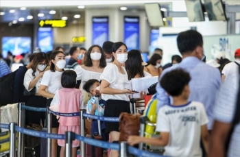 Hãng hàng không 'chạy đua' ứng phó 'cơn sốt' vé máy bay dịp Tết