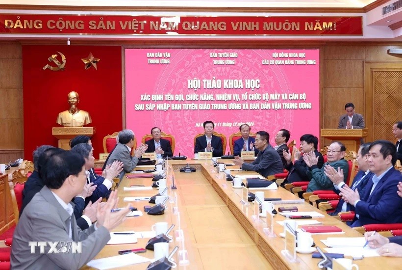 Quang cảnh hội thảo khoa học về sáp nhập Ban Tuyên giáo Trung ương và Ban Dân vận Trung ương Quang cảnh hội thảo khoa học về sáp nhập Ban Tuyên giáo Trung ương và Ban Dân vận Trung ương