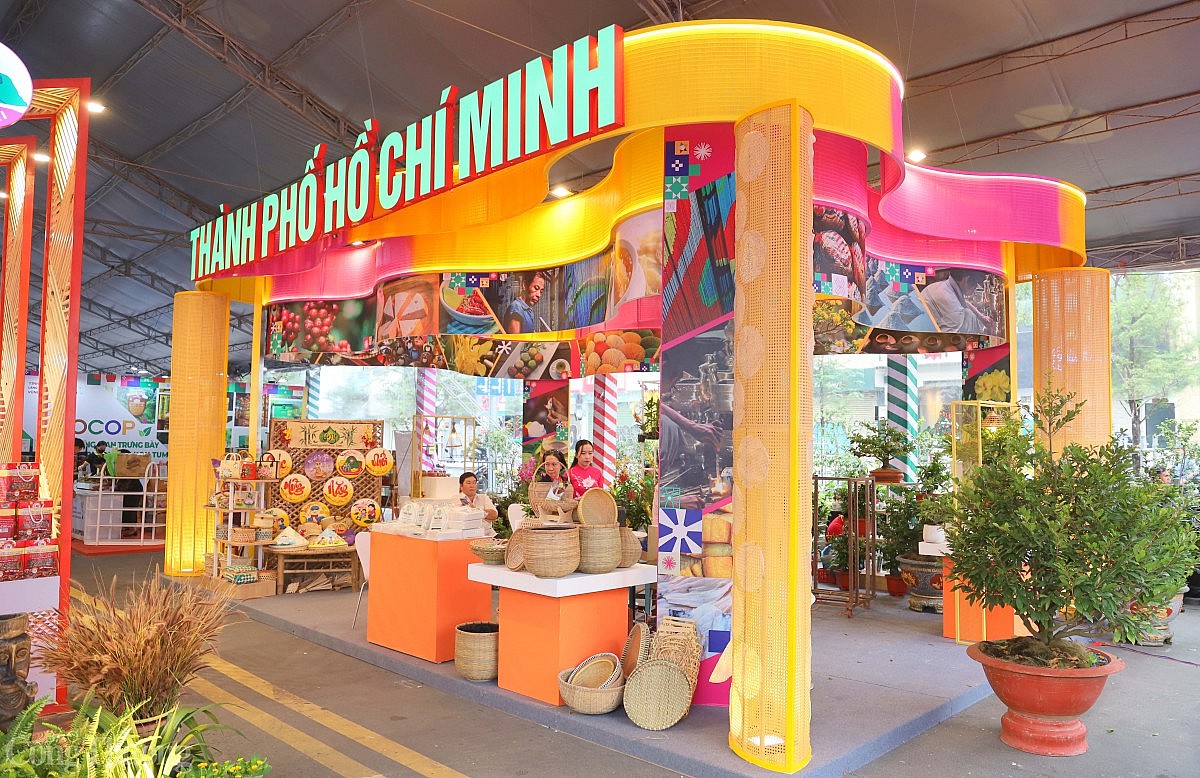 500 sản phẩm đặc sản hội tụ tại chương trình Tinh hoa làng nghề và đặc sản vùng miền” 500 sản phẩm đặc sản hội tụ tại chương trình Tinh hoa làng nghề và đặc sản vùng miền”