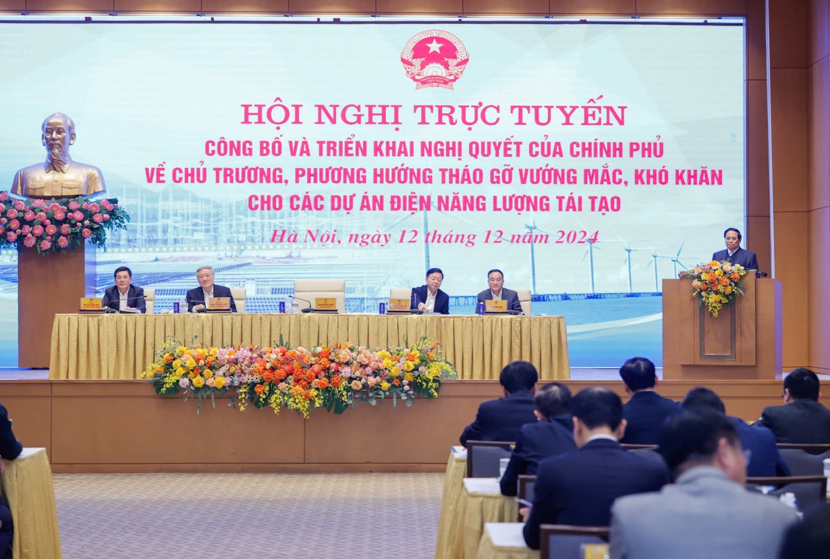 Thủ tướng chủ trì Hội nghị trực tuyến tháo gỡ khó khăn cho các dự án năng lượng tái tạo Thủ tướng chủ trì Hội nghị trực tuyến tháo gỡ khó khăn cho các dự án năng lượng tái tạo