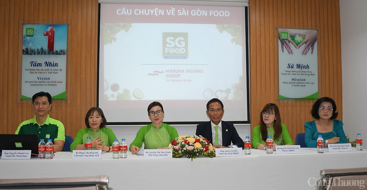 TP. Hồ Chí Minh: Doanh nghiệp bung hàng Tết ra thị trường với khuyến mãi hấp dẫn