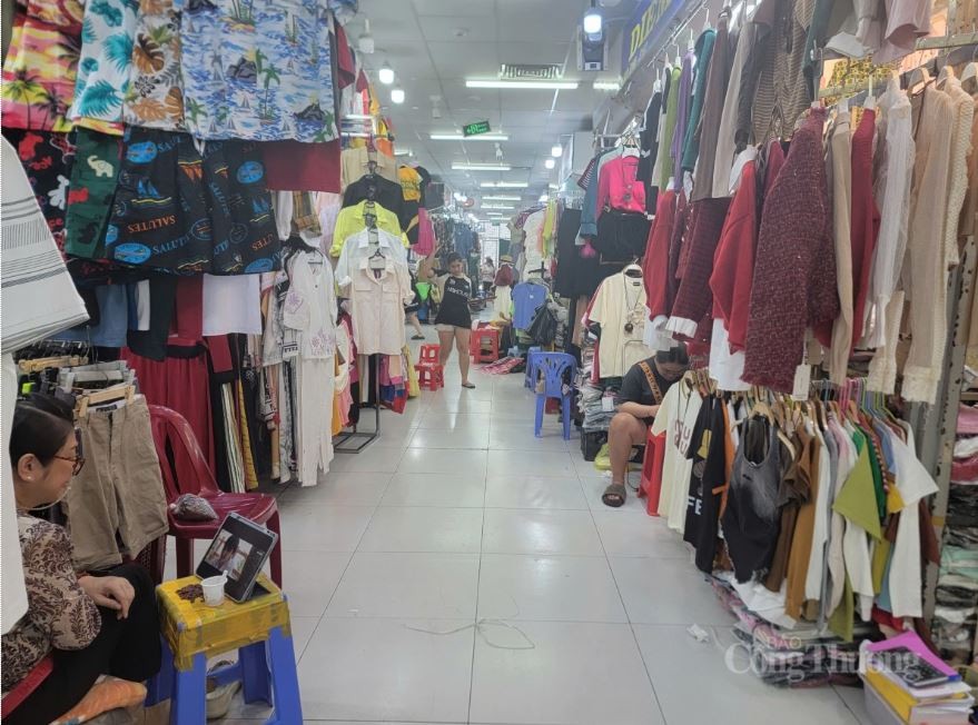 Chợ thời trang lớn nhất TP. Hồ Chí Minh vắng khách dịp cuối năm Chợ thời trang lớn nhất TP. Hồ Chí Minh vắng khách dịp cuối năm