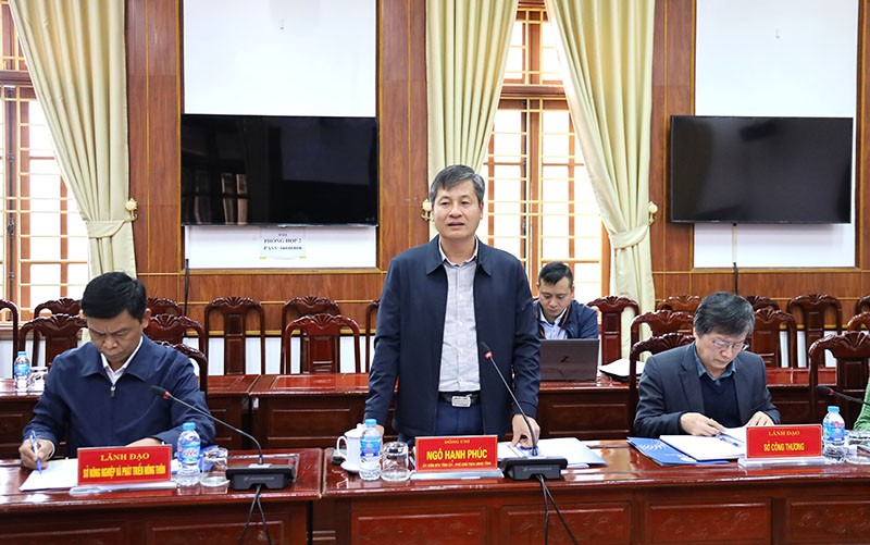 Yên Bái: Đốc thúc tiến độ khởi công Dự án Đường dây 500kV Lào Cai - Vĩnh Yên Yên Bái: Đốc thúc tiến độ khởi công Dự án Đường dây 500kV Lào Cai - Vĩnh Yên