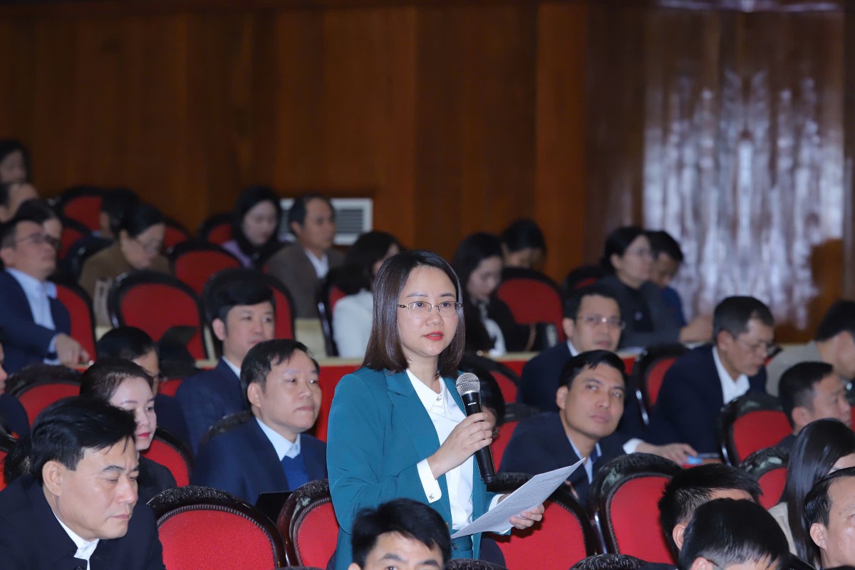 Chất vấn Giám đốc Sở Kế hoạch và Đầu tư Chất vấn Giám đốc Sở Kế hoạch và Đầu tư