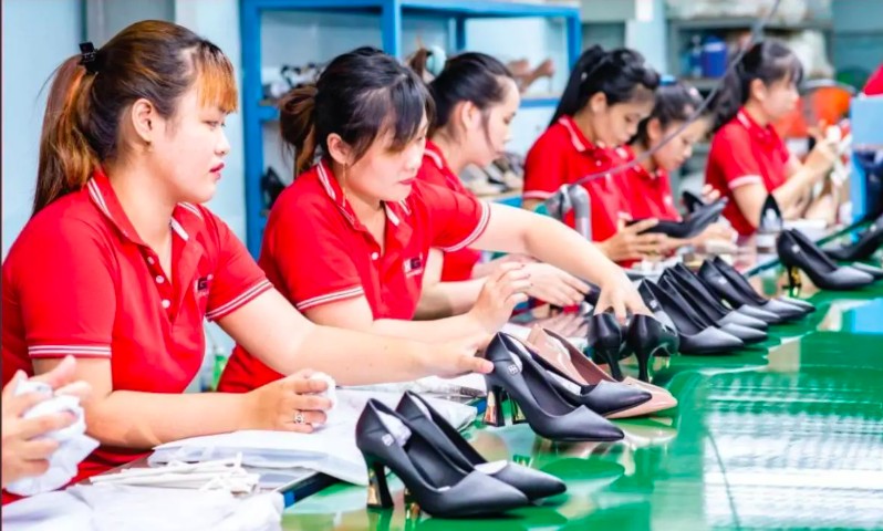 Doanh nghiẹp da gìay đối mặt với nhiều thách thức trong đáp ứng tiêu chuẩn phát triển bền vững. Ảnh: Thiên Hương  Doanh nghiẹp da gìay đối mặt với nhiều thách thức trong đáp ứng tiêu chuẩn phát triển bền vững. Ảnh: Thiên Hương