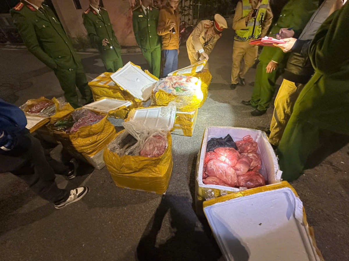 Hoà Bình: Thu giữ gần 1 tấn nội tạng hôi thối khi đang đi tiêu thụ Hoà Bình: Thu giữ gần 1 tấn nội tạng hôi thối khi đang đi tiêu thụ