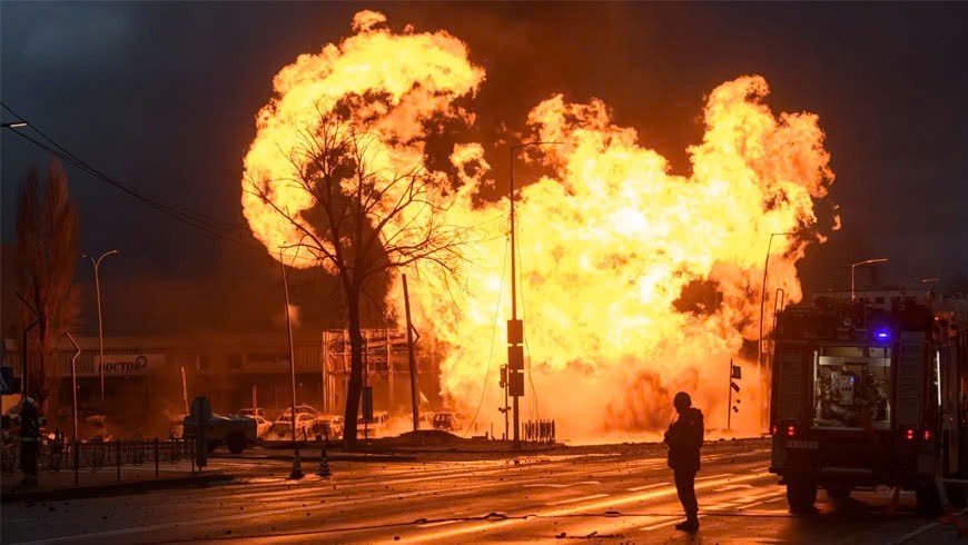 Tên lửa Nga tấn công tỉnh Ivano-Frankivsk (Ukraine) rạng sáng 13/12. Ảnh: AFP Tên lửa Nga tấn công tỉnh Ivano-Frankivsk (Ukraine) rạng sáng 13/12. Ảnh: AFP