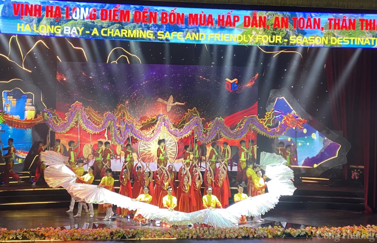 30 năm vịnh Hạ Long được UNESCO công nhận Di sản thiên nhiên thế giới 30 năm vịnh Hạ Long được UNESCO công nhận Di sản thiên nhiên thế giới