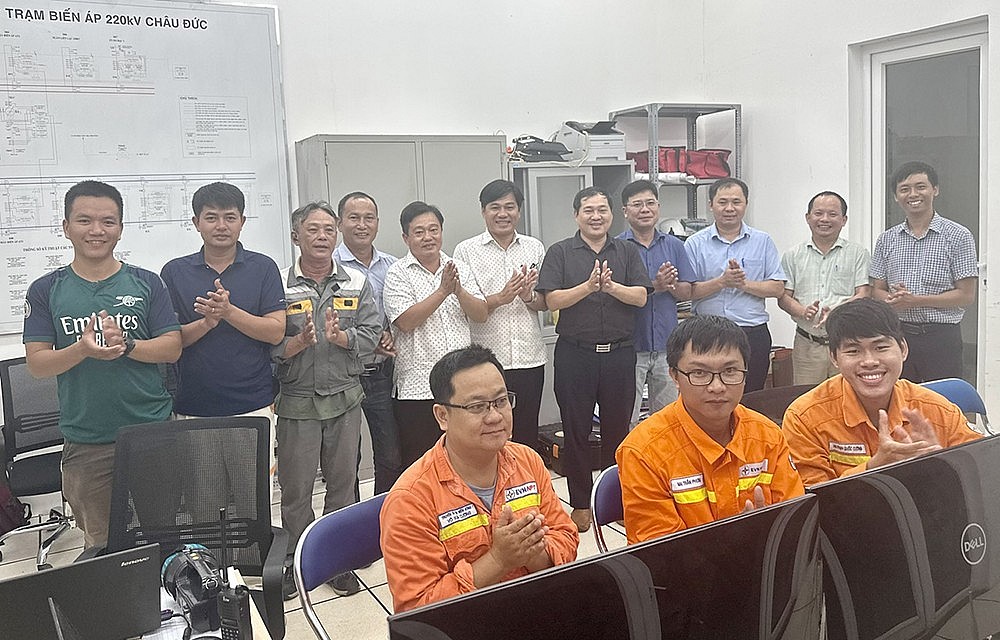 EVNNPT tăng cường khả năng truyền tải điện cho nhiều tỉnh miền Trung - Nam EVNNPT tăng cường khả năng truyền tải điện cho nhiều tỉnh miền Trung - Nam