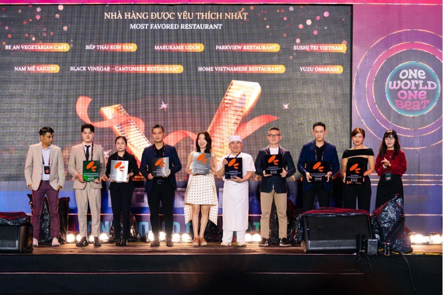 Flavors Awards tôn vinh những đóng góp và đổi mới hàng đầu trong ngành F&B của Việt Nam Flavors Awards tôn vinh những đóng góp và đổi mới hàng đầu trong ngành F&B của Việt Nam