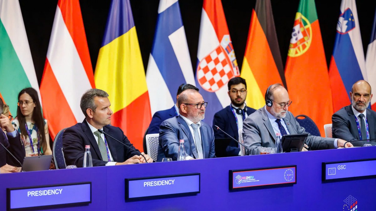 Một cuộc họp giữa các Bộ trưởng Năng lượng EU tại Brussels dưới sự chủ trì của Hungary vào tháng 7/2024. Ảnh: Reuters Một cuộc họp giữa các Bộ trưởng Năng lượng EU tại Brussels dưới sự chủ trì của Hungary vào tháng 7/2024. Ảnh: Reuters