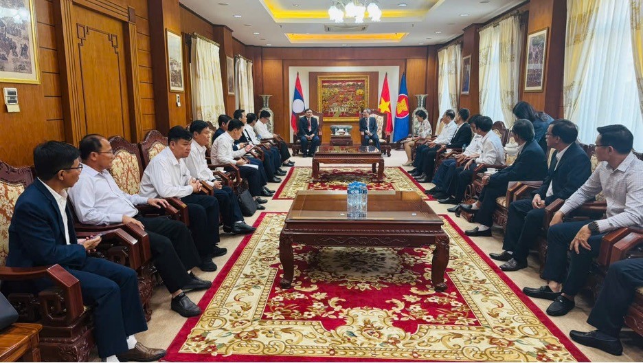 EVNGENCO2 đến thăm Đại sứ quán Việt Nam tại nước CHDCND Lào EVNGENCO2 đến thăm Đại sứ quán Việt Nam tại nước CHDCND Lào