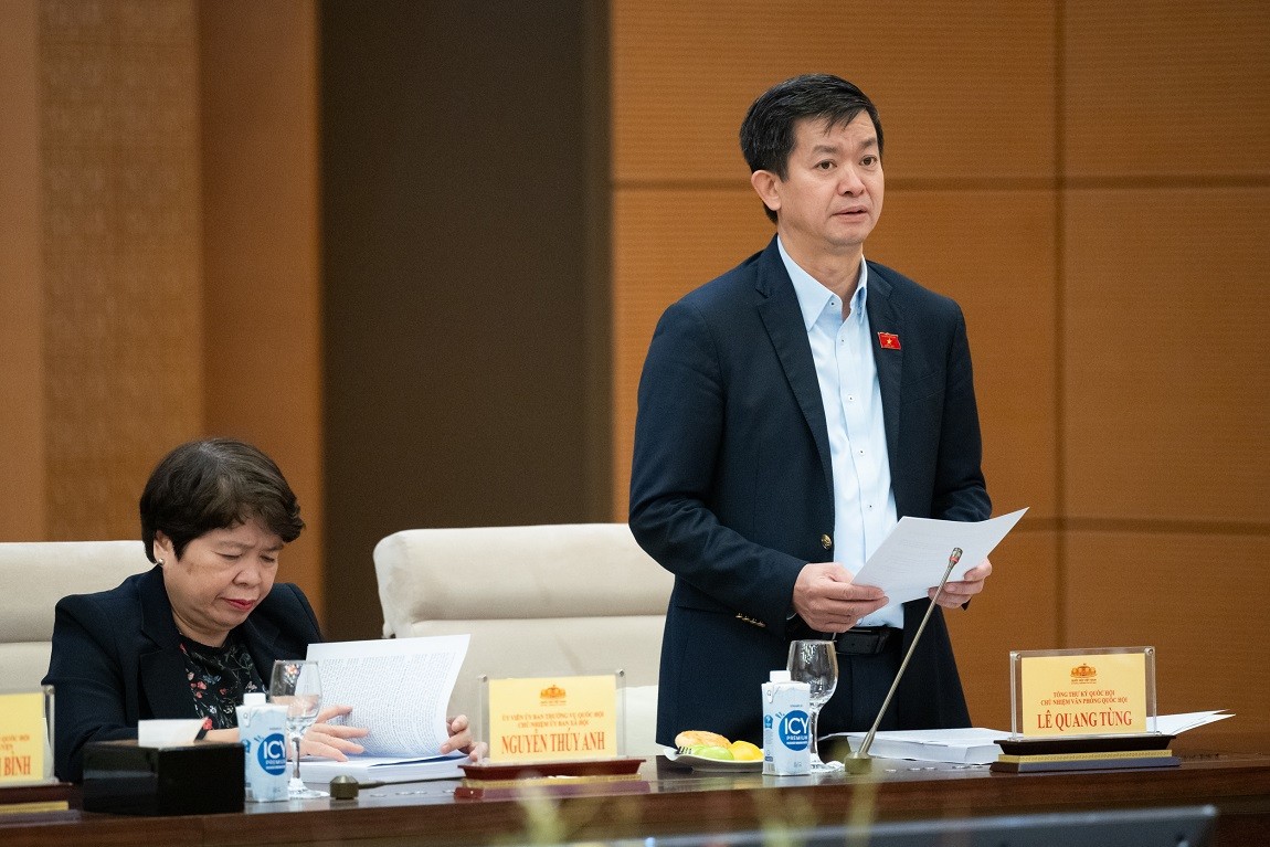 Tổng Thư ký Quốc hội, Chủ nhiệm Văn phòng Quốc hội Lê Quang Tùng báo cáo tại cuộc họp Tổng Thư ký Quốc hội, Chủ nhiệm Văn phòng Quốc hội Lê Quang Tùng báo cáo tại cuộc họp