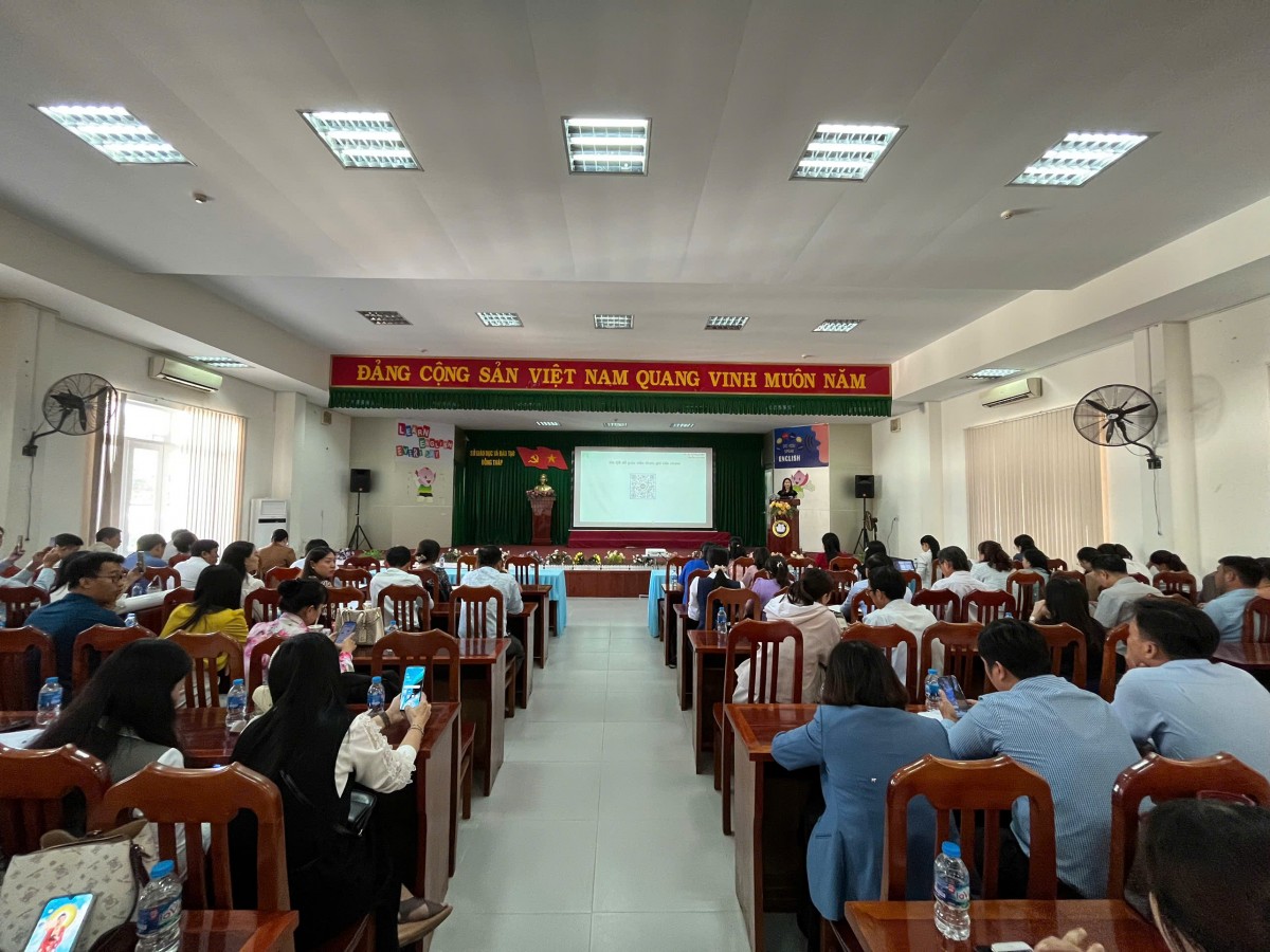 Khởi động sân chơi “Ý tưởng trẻ thơ” năm thứ 15 trên toàn quốc Khởi động sân chơi “Ý tưởng trẻ thơ” năm thứ 15 trên toàn quốc
