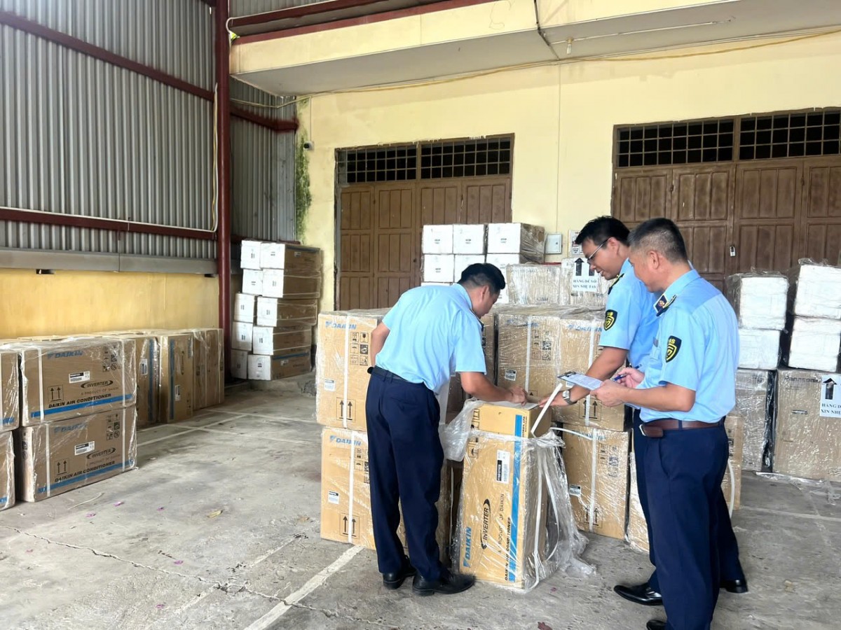 Hà Nội không ngừng đấu tranh chống buôn lậu, hàng giả Hà Nội không ngừng đấu tranh chống buôn lậu, hàng giả