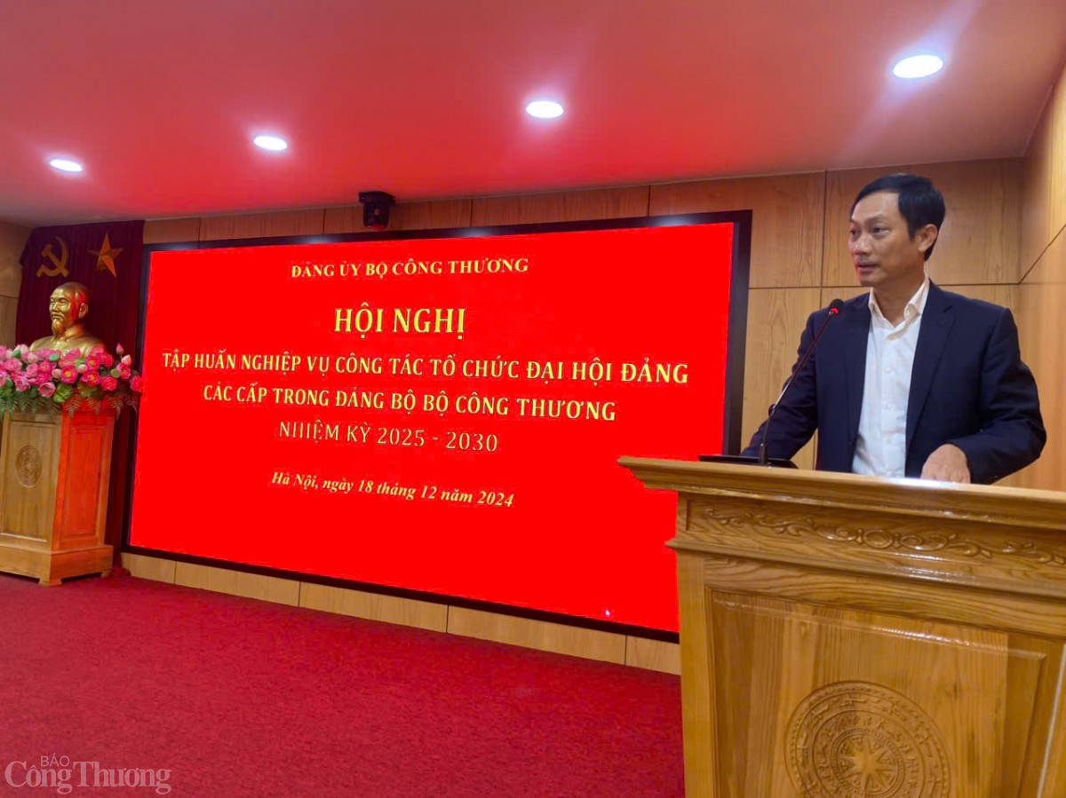 Đồng chí Lê An Hải, Phó Bí thư Thường trực, Chủ nhiệm Ủy ban Kiểm tra Đảng ủy Bộ Công Thương phát biểu khai mạc hội nghị. Ảnh: Quang Dương Đồng chí Lê An Hải, Phó Bí thư Thường trực, Chủ nhiệm Ủy ban Kiểm tra Đảng ủy Bộ Công Thương phát biểu khai mạc hội nghị. Ảnh: Quang Dương