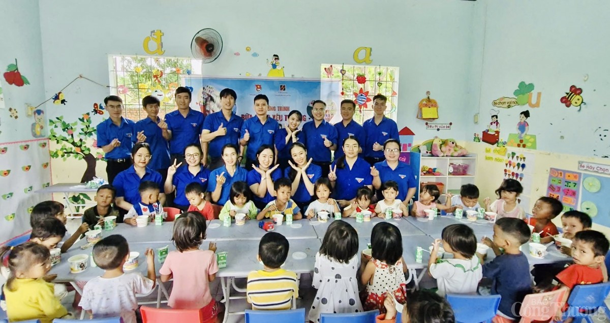 Những bữa ăn sáng ấm áp nâng bước trẻ em nghèo Gia Lai