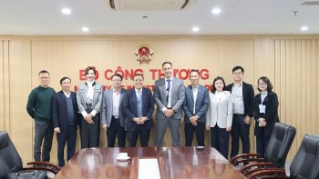 Thứ trưởng Nguyễn Hoàng Long làm việc với Tập đoàn BP về hợp tác phát triển năng lượng