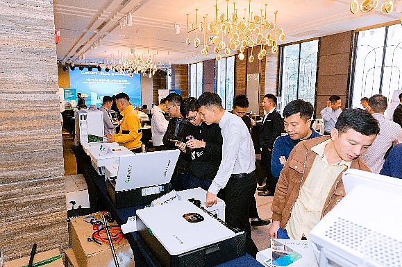 Growatt thúc đẩy phát triển điện mặt trời mái nhà, góp phần thực hiện Quy hoạch điện 8 Growatt thúc đẩy phát triển điện mặt trời mái nhà, góp phần thực hiện Quy hoạch điện 8