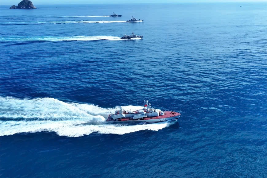 Quân đội trong kỷ nguyên vươn mình của dân tộc Quân đội trong kỷ nguyên vươn mình của dân tộc