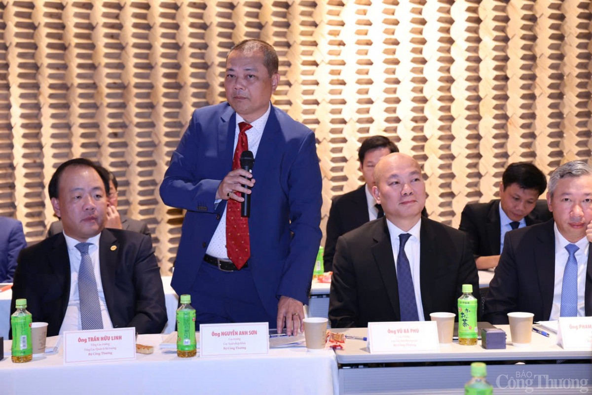 Bộ trưởng Nguyễn Hồng Diên: Thương vụ không chỉ là 'sứ giả' kinh tế mà còn là cầu nối hút đầu tư Bộ trưởng Nguyễn Hồng Diên: Thương vụ không chỉ là 'sứ giả' kinh tế mà còn là cầu nối hút đầu tư