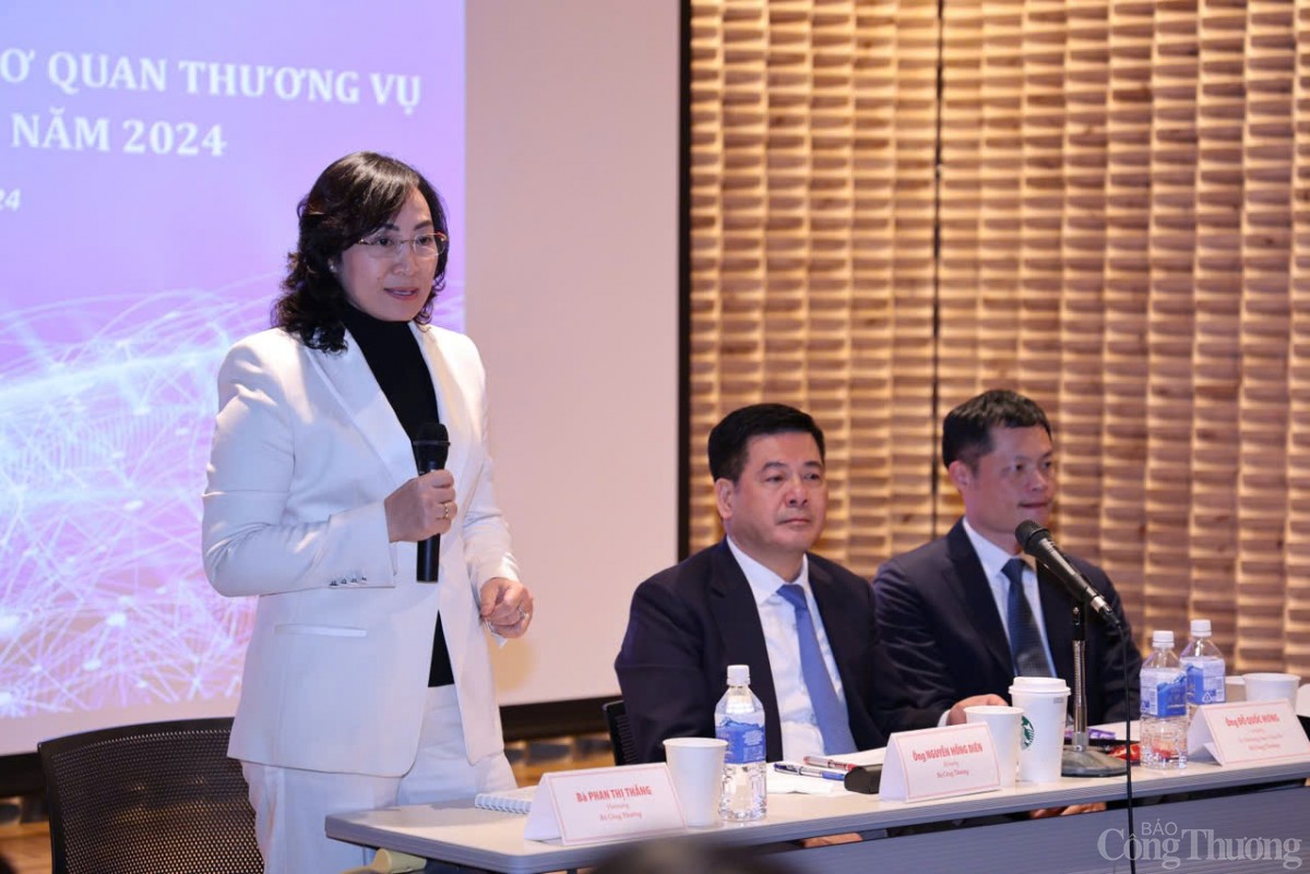 Bộ trưởng Nguyễn Hồng Diên: Thương vụ không chỉ là 'sứ giả' kinh tế mà còn là cầu nối hút đầu tư Bộ trưởng Nguyễn Hồng Diên: Thương vụ không chỉ là 'sứ giả' kinh tế mà còn là cầu nối hút đầu tư