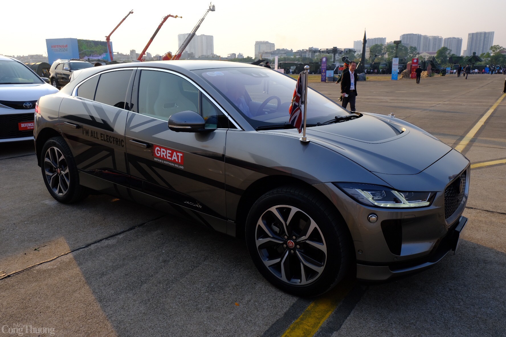 Lưới tản nhiệt Atlas Grey mới được lắp đặt trên xe. Ảnh: Trần Đình Lưới tản nhiệt Atlas Grey mới được lắp đặt trên xe. Ảnh: Trần Đình