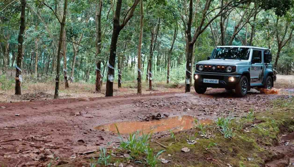 Rally đòi hỏi người chơi bản lĩnh kỷ luật, trung thực, hành xử văn minh, khả năng đồng đội, lòng tin tuyệt đối giữa Driver và Co-Driver, độ lỳ trước áp lực, khó khăn. Ảnh: Vy Lê Rally đòi hỏi người chơi bản lĩnh kỷ luật, trung thực, hành xử văn minh, khả năng đồng đội, lòng tin tuyệt đối giữa Driver và Co-Driver, độ lỳ trước áp lực, khó khăn. Ảnh: Vy Lê