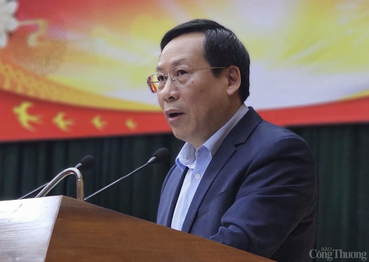 Thứ trưởng Bộ Y tế Lê Đức Luận. Ảnh: Thảo Nguyên Thứ trưởng Bộ Y tế Lê Đức Luận. Ảnh: Thảo Nguyên