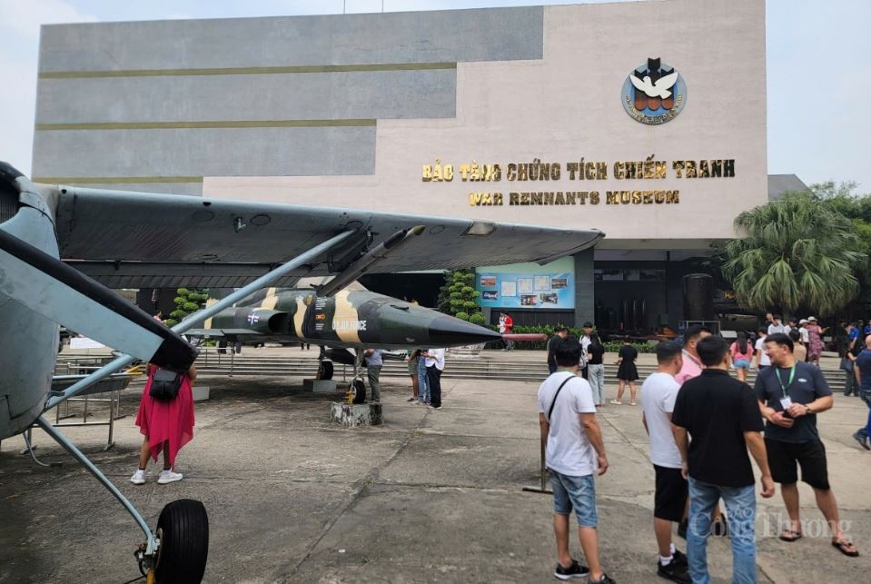 Khám phá những câu chuyện lịch sử tại Bảo tàng Chứng tích Chiến Tranh Khám phá những câu chuyện lịch sử tại Bảo tàng Chứng tích Chiến Tranh