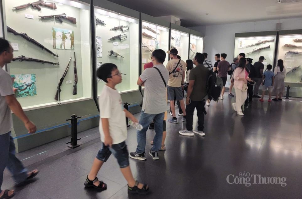 Khám phá những câu chuyện lịch sử tại Bảo tàng Chứng tích Chiến Tranh Khám phá những câu chuyện lịch sử tại Bảo tàng Chứng tích Chiến Tranh