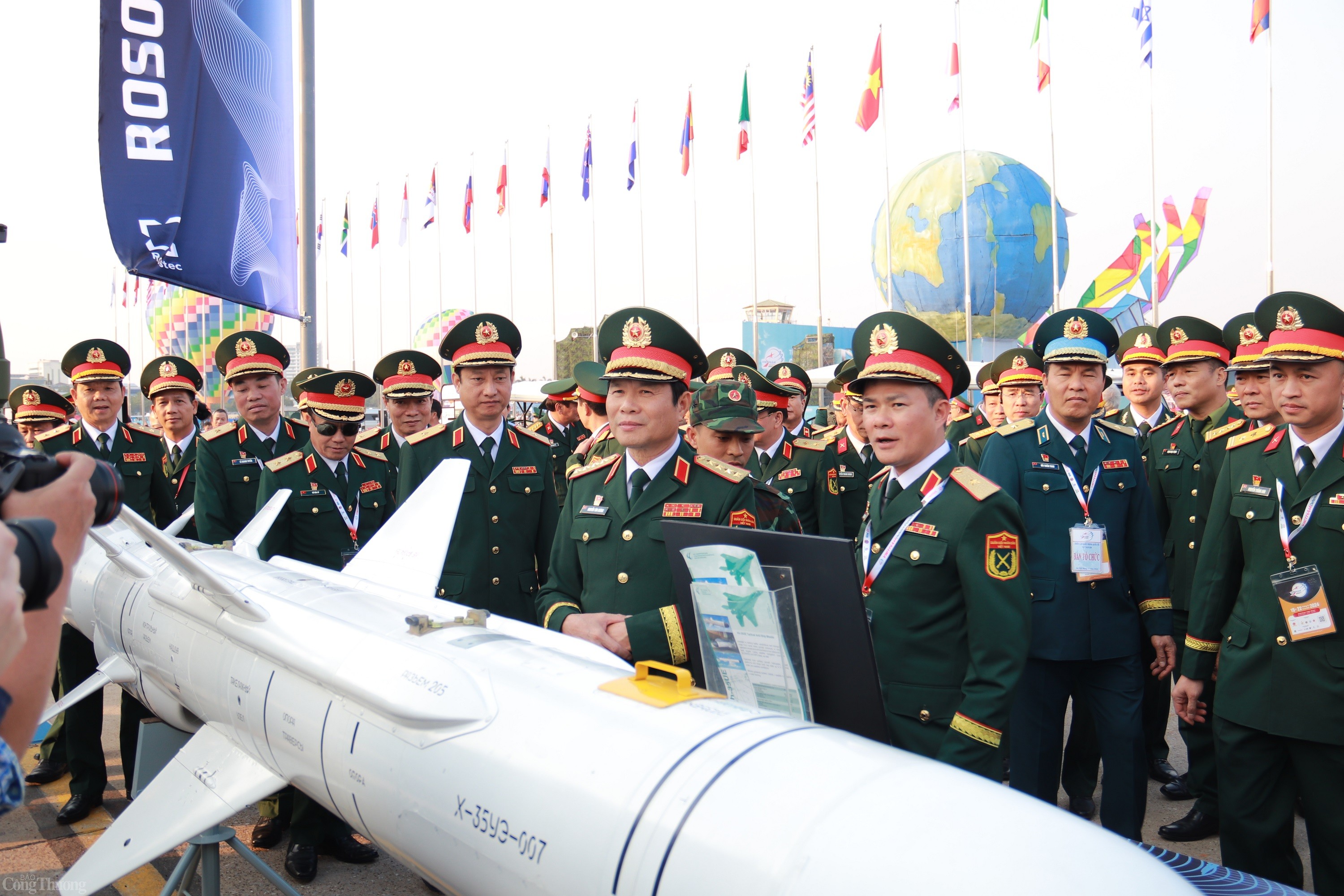 Có gì đặc biệt trong vũ khí lần đầu được Nga trưng bày ở nước ngoài