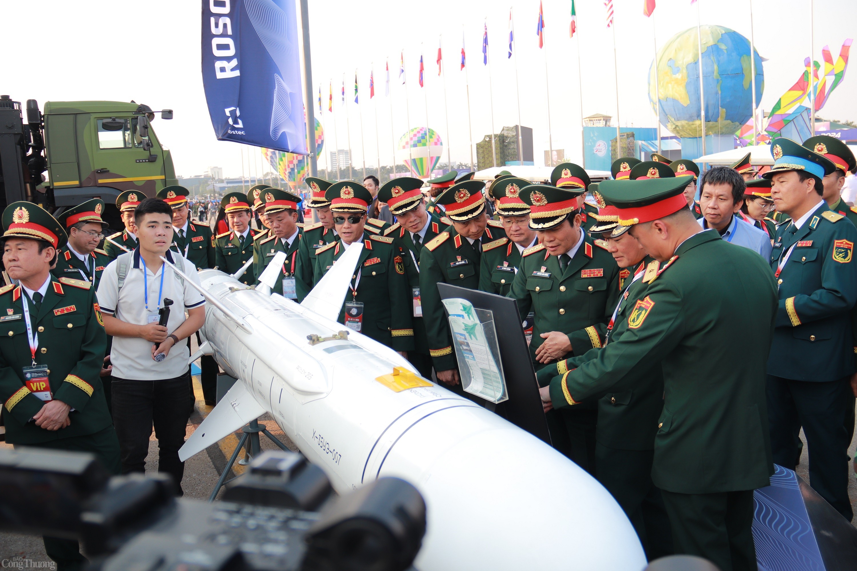 Có gì đặc biệt trong vũ khí lần đầu được Nga trưng bày ở nước ngoài