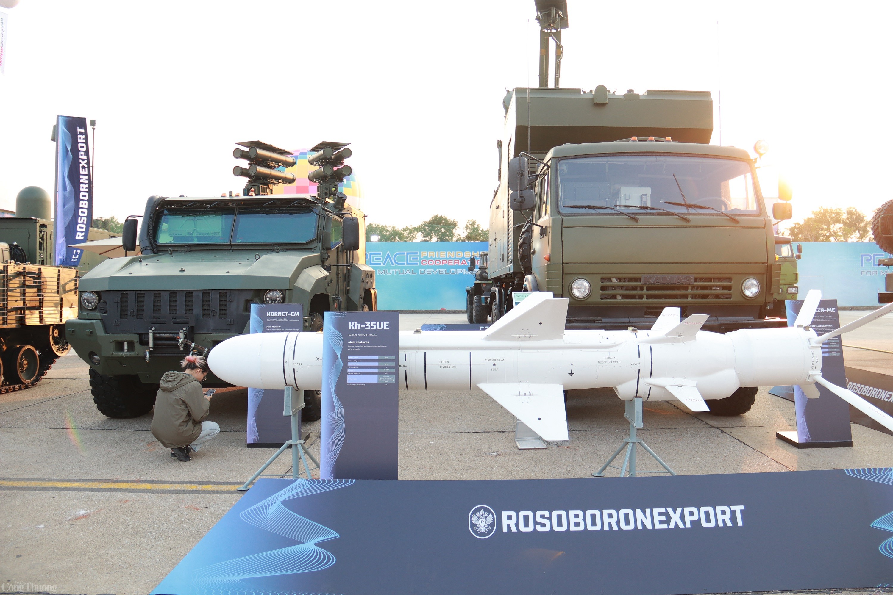 Có gì đặc biệt trong vũ khí lần đầu được Nga trưng bày ở nước ngoài