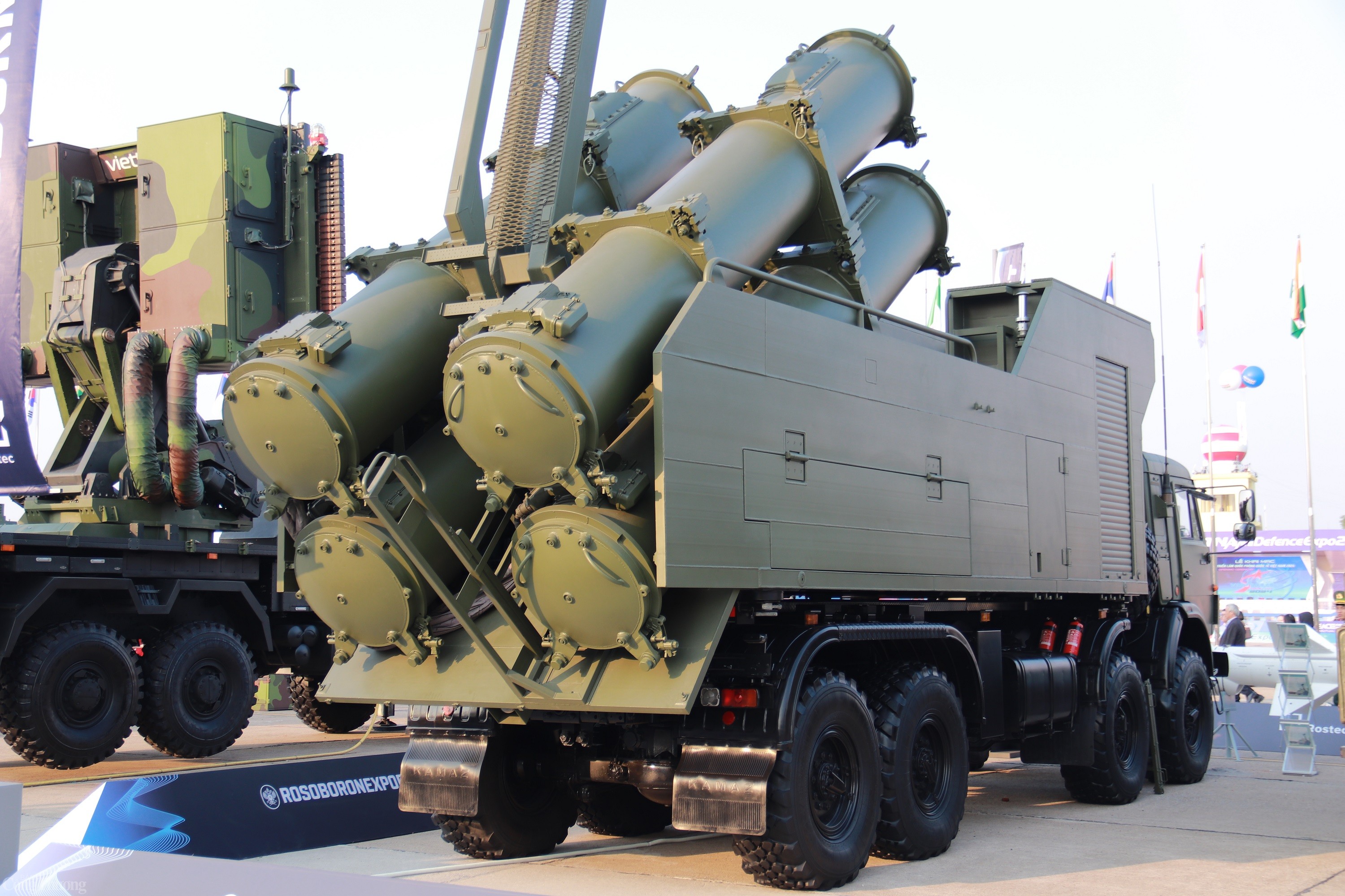 Có gì đặc biệt trong vũ khí lần đầu được Nga trưng bày ở nước ngoài