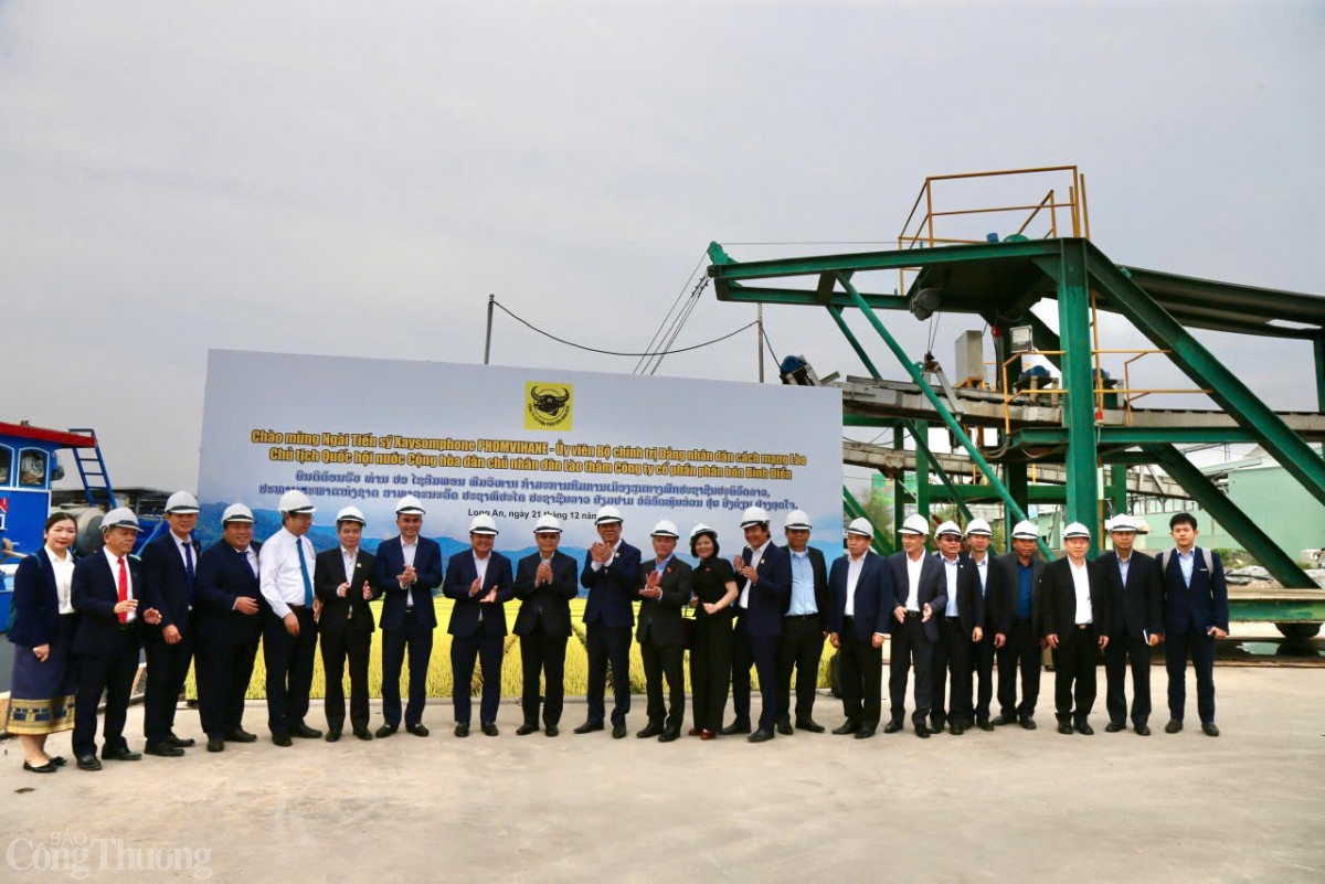 Chủ tịch Quốc hội Lào thăm doanh nghiệp của Vinachem Chủ tịch Quốc hội Lào thăm doanh nghiệp của Vinachem