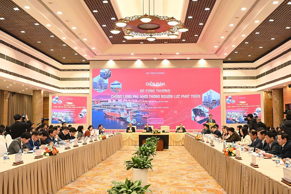 Đang diễn ra Diễn đàn Bộ Công Thương: Chống lãng phí, khơi thông nguồn lực phát triển Đang diễn ra Diễn đàn Bộ Công Thương: Chống lãng phí, khơi thông nguồn lực phát triển