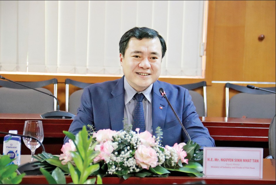 Đúc rút thực tiễn kịp thời để thúc đẩy sản xuất, kinh doanh Đúc rút thực tiễn kịp thời để thúc đẩy sản xuất, kinh doanh