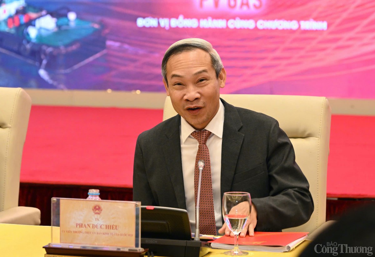 Ông Phan Đức Hiếu - Uỷ viên Thường trực Uỷ ban Kinh tế của Quốc hội Ông Phan Đức Hiếu - Uỷ viên Thường trực Uỷ ban Kinh tế của Quốc hội