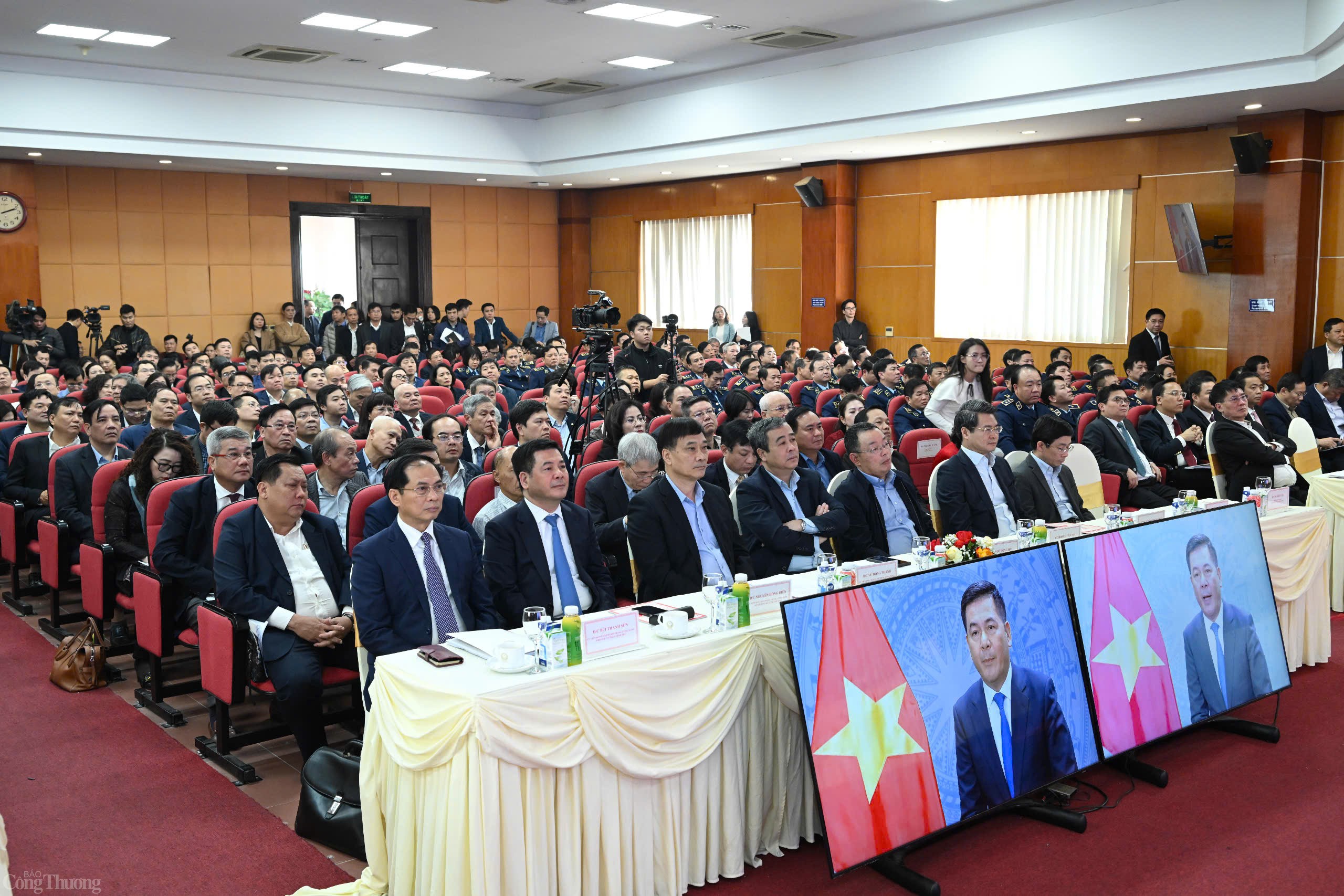 Toàn cảnh Hội nghị Tổng kết công tác năm 2024 và triển khai nhiệm vụ ngành Công Thương năm 2025 Toàn cảnh Hội nghị Tổng kết công tác năm 2024 và triển khai nhiệm vụ ngành Công Thương năm 2025