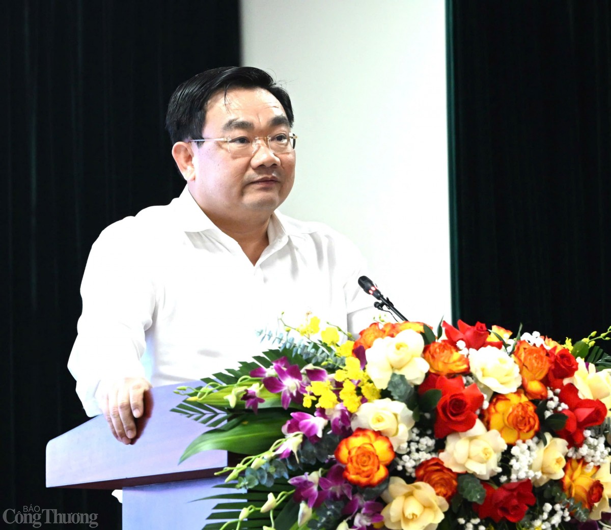 ông Trịnh Minh Hoàng, Phó Chủ tịch UBND tỉnh Ninh Thuận đề xuất phương án tái khởi động dự án điện hạt nhân. Ảnh: Cấn Dũng. ông Trịnh Minh Hoàng, Phó Chủ tịch UBND tỉnh Ninh Thuận đề xuất phương án tái khởi động dự án điện hạt nhân. Ảnh: Cấn Dũng.