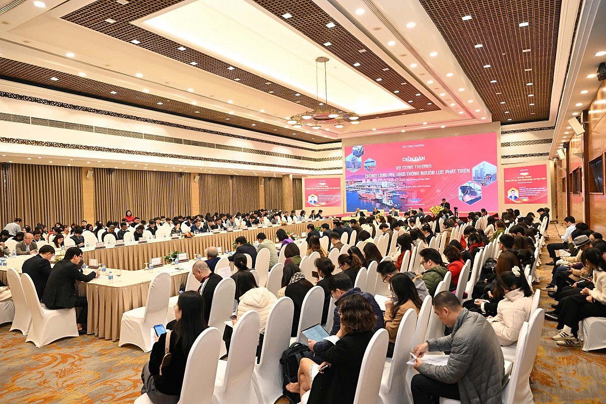 Toàn cảnh Diễn đàn Bộ Công Thương chống lãng phí, khơi thông nguồn lực Toàn cảnh Diễn đàn Bộ Công Thương chống lãng phí, khơi thông nguồn lực