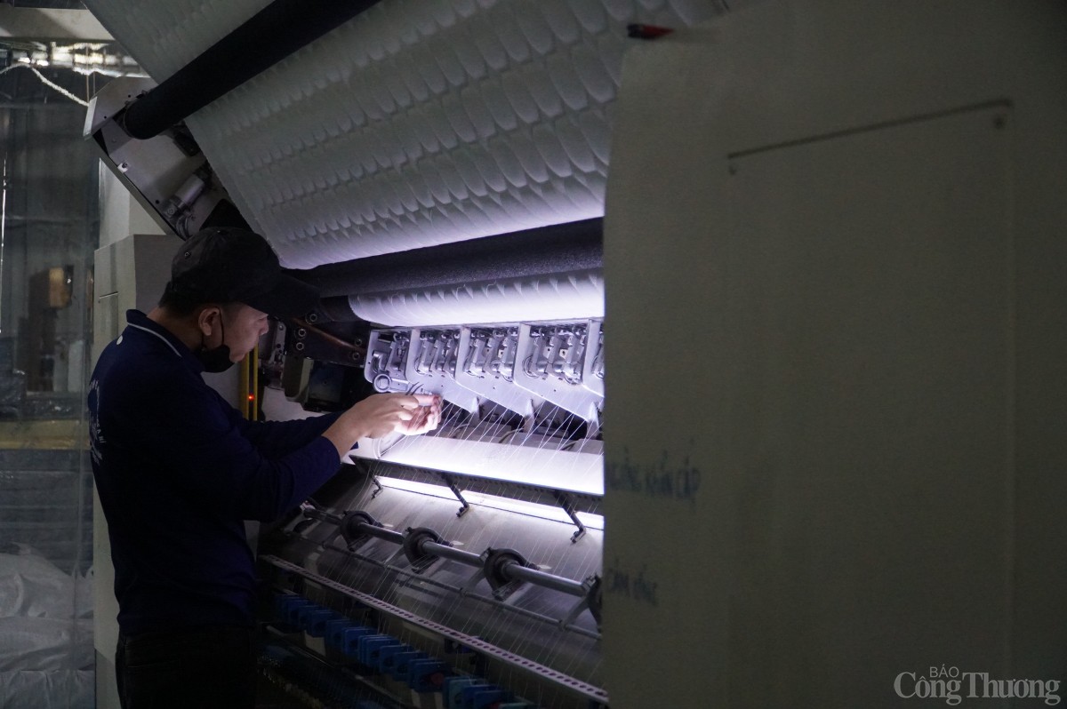 Hệ thống máy chần nệm của công ty Mattress H&T Hệ thống máy chần nệm của công ty Mattress H&T