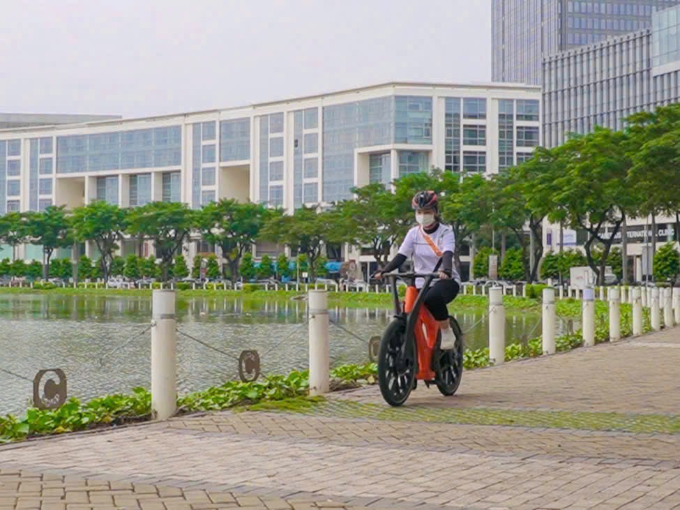 Hành trình Việt Nam bắt đầu bằng chuyến đi xe đạp đầy cảm hứng từ văn phòng TP.HCM – tòa nhà Factory B đến Hồ Bán Nguyệt ở Quận 7. Hành trình Việt Nam bắt đầu bằng chuyến đi xe đạp đầy cảm hứng từ văn phòng TP.HCM – tòa nhà Factory B đến Hồ Bán Nguyệt ở Quận 7.