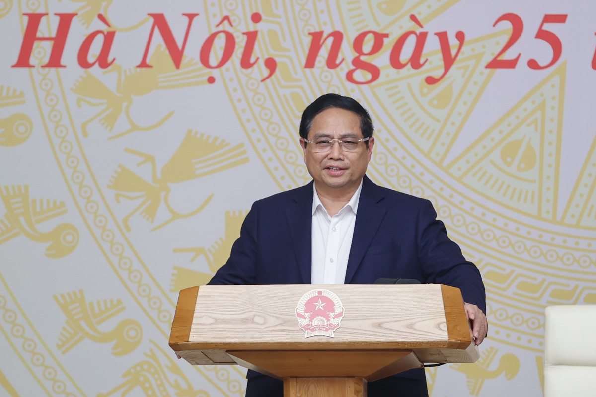 Thủ tướng: Hoàn thiện thể chế là giải quyết điểm nghẽn, tạo động lực cho kinh tế phát triển