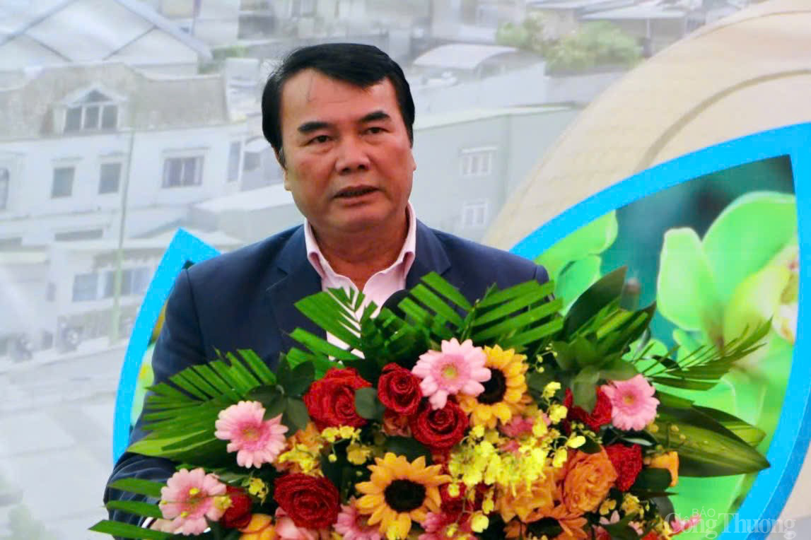 Khai mạc Chương trình Phố rượu vang, trà, cà phê và đặc sản Đà Lạt